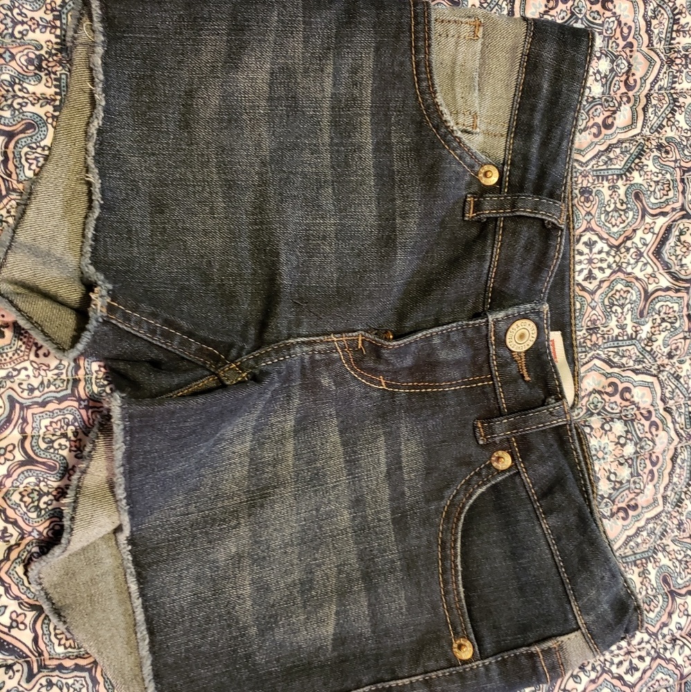 Size 8 regular Levi's girls shorts